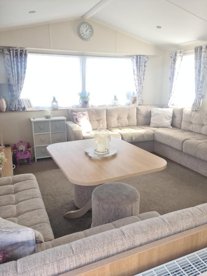 The Orchards Holiday Home Clacton-on-Sea Exterior photo
