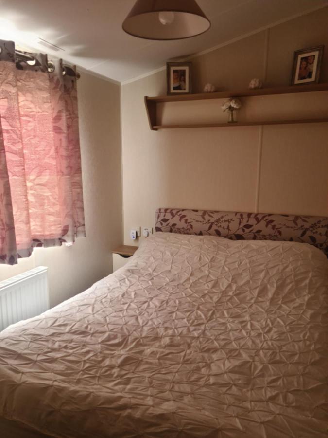 The Orchards Holiday Home Clacton-on-Sea Exterior photo