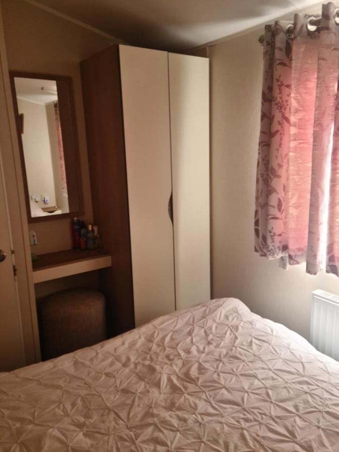 The Orchards Holiday Home Clacton-on-Sea Exterior photo