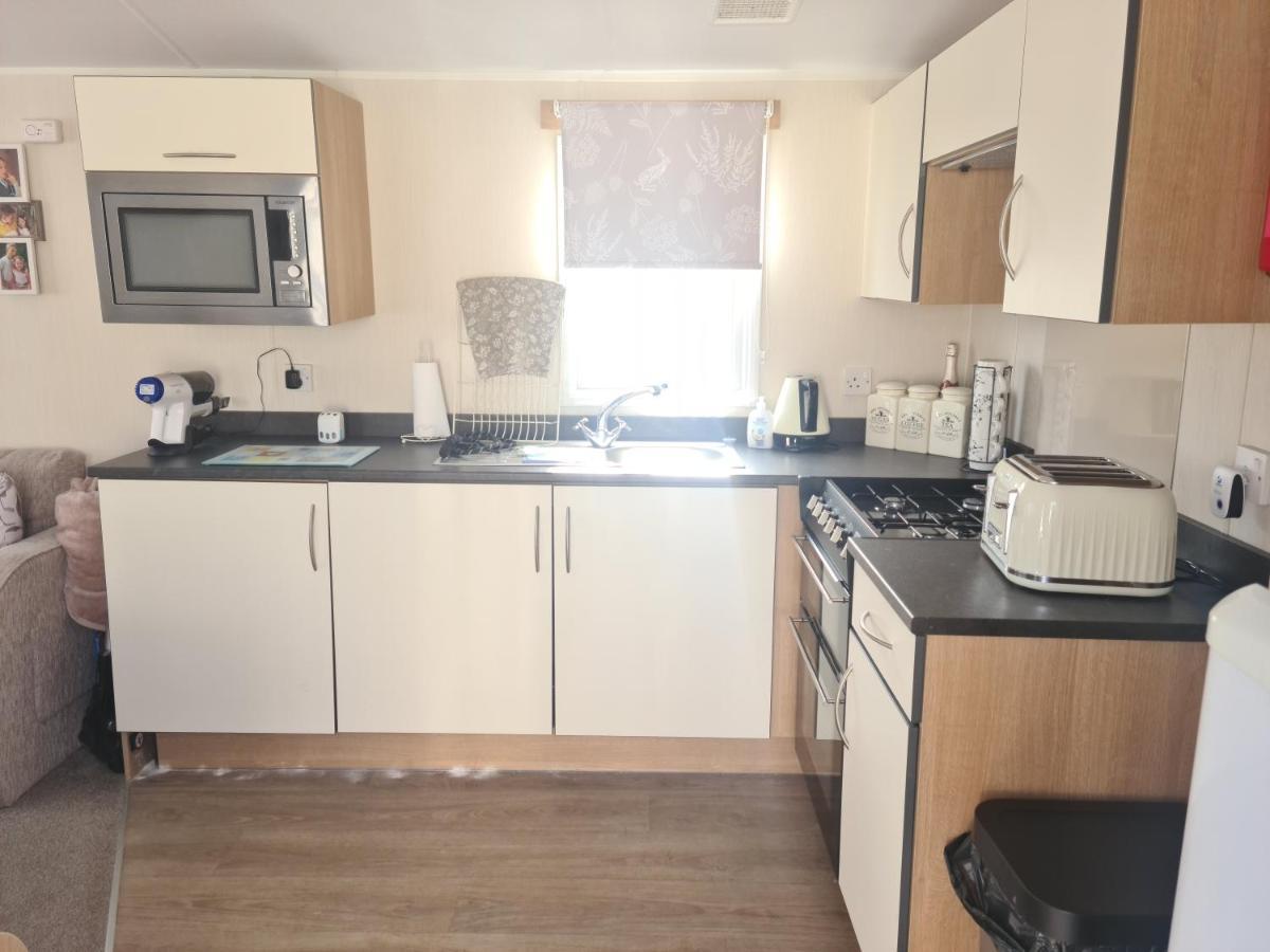 The Orchards Holiday Home Clacton-on-Sea Exterior photo