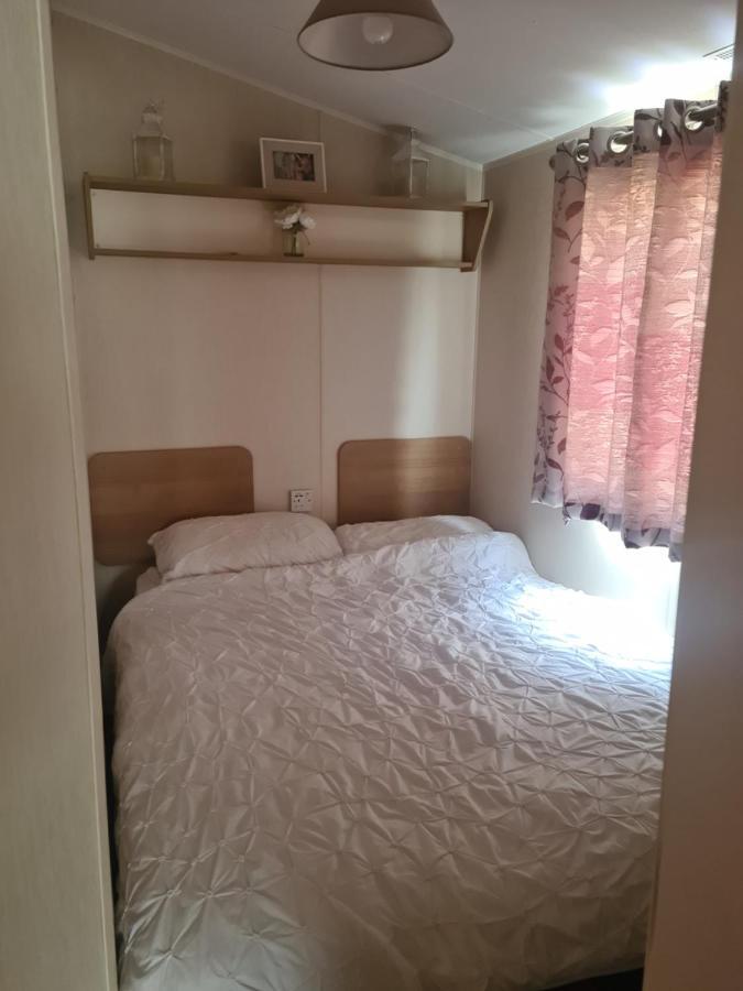 The Orchards Holiday Home Clacton-on-Sea Exterior photo